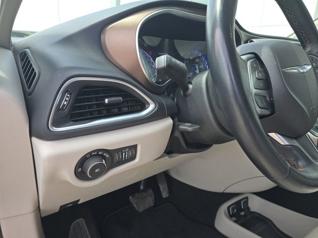 2017 Chrysler Pacifica Touring-L Plus