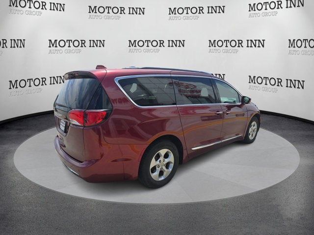 2017 Chrysler Pacifica Touring-L Plus