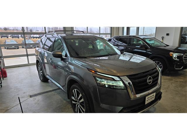 2024 Nissan Pathfinder Platinum