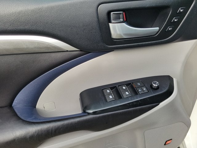 2017 Toyota Highlander Base