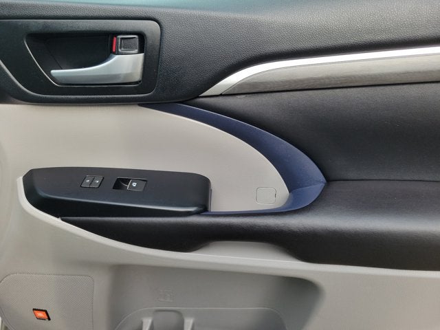 2017 Toyota Highlander Base