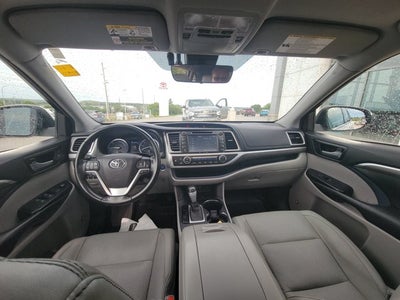 2017 Toyota Highlander Base