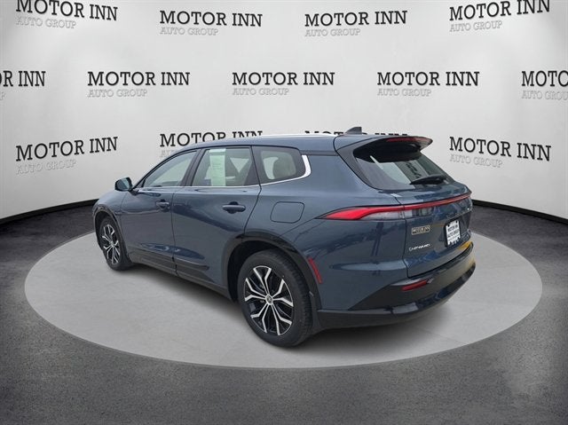 2025 Toyota CROWN SIGNIA XLE