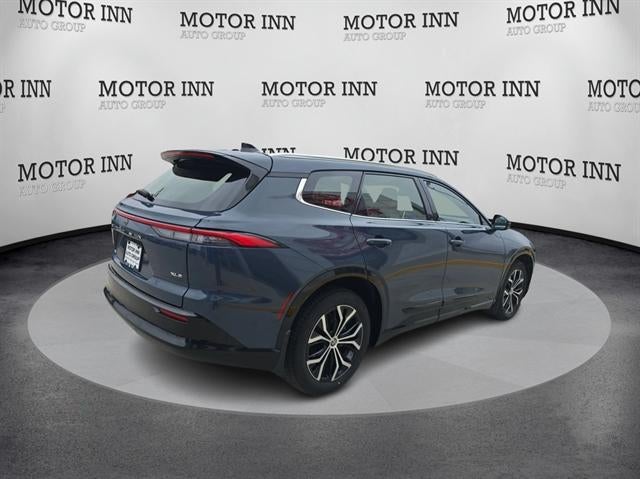 2025 Toyota CROWN SIGNIA XLE